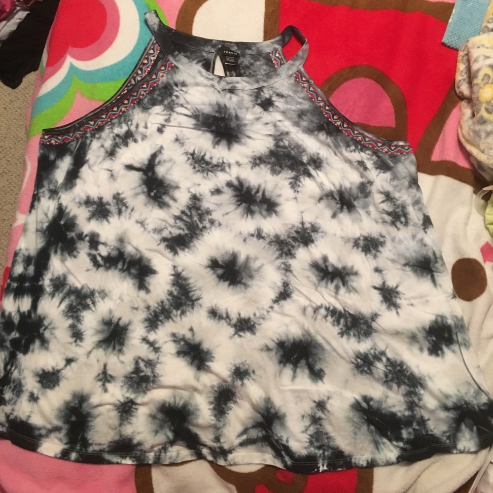 NWOT Torrid tie-dye tank w/ embroidery size 5